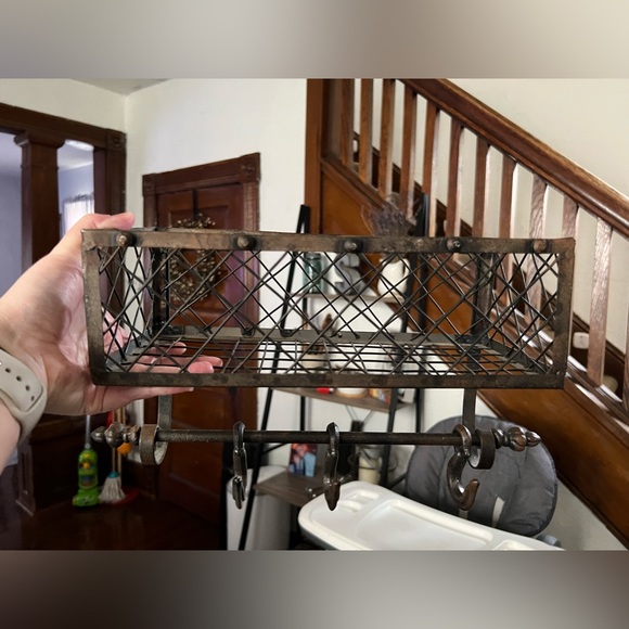 *SOLD* Rustic Mail Holder - Picture 4 of 4